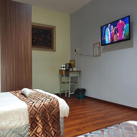 Oyo 90964 Melody 88 Inn Miri Exterior foto