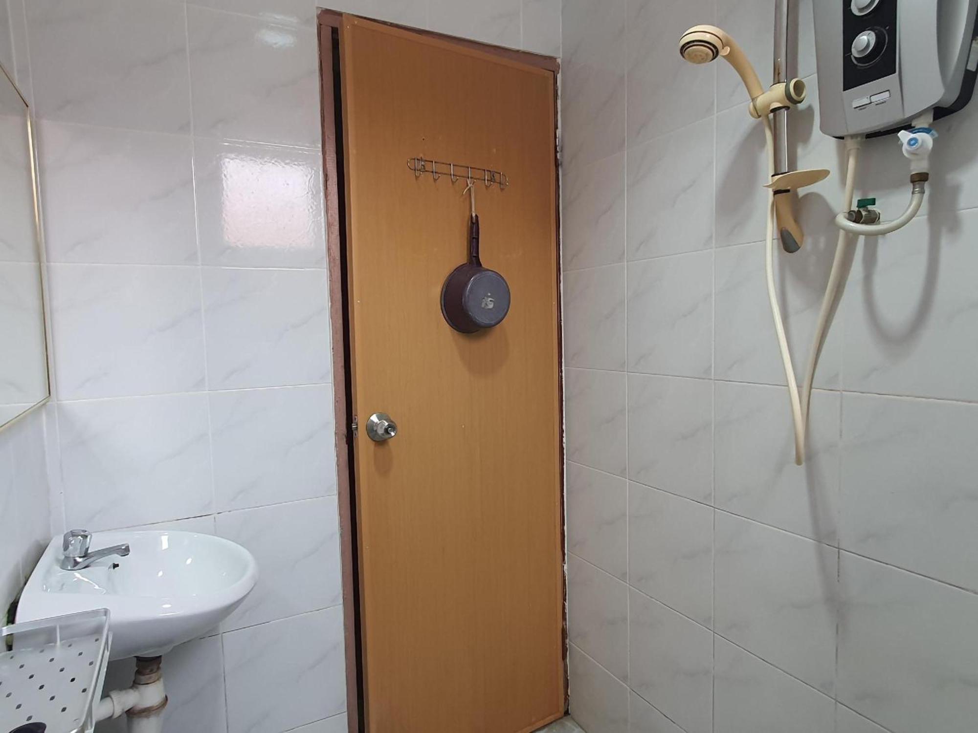 Oyo 90964 Melody 88 Inn Miri Exterior foto