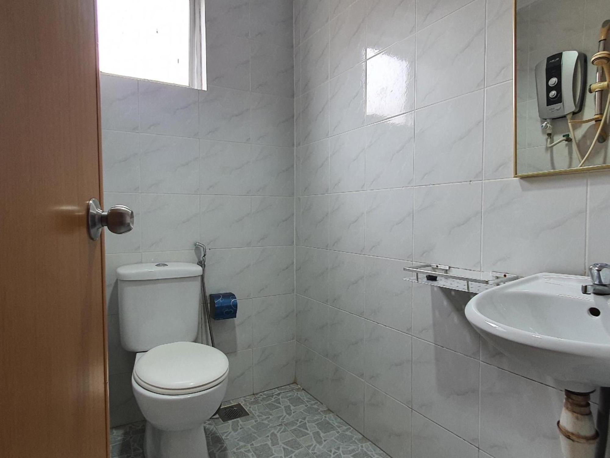 Oyo 90964 Melody 88 Inn Miri Exterior foto