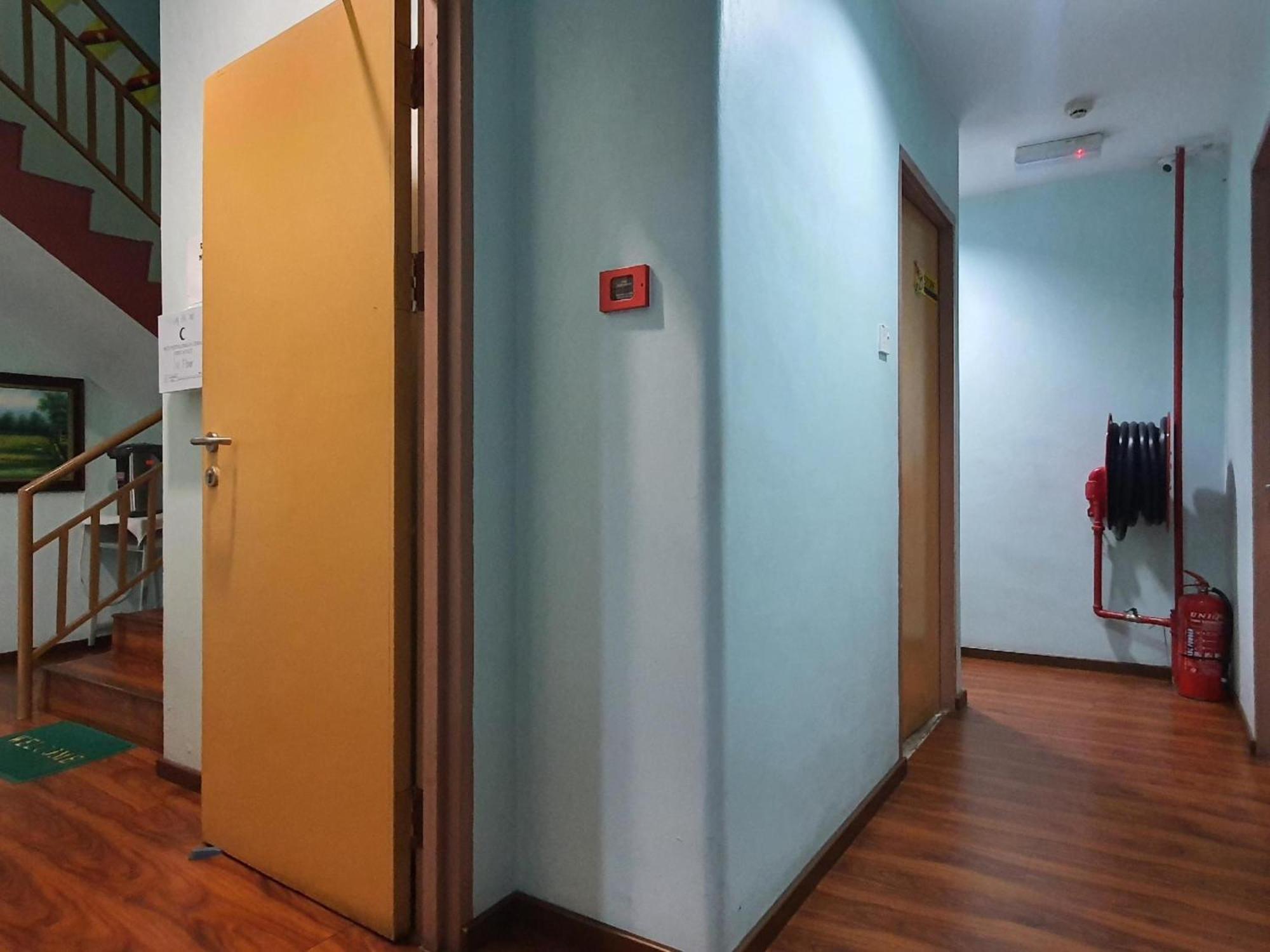Oyo 90964 Melody 88 Inn Miri Exterior foto